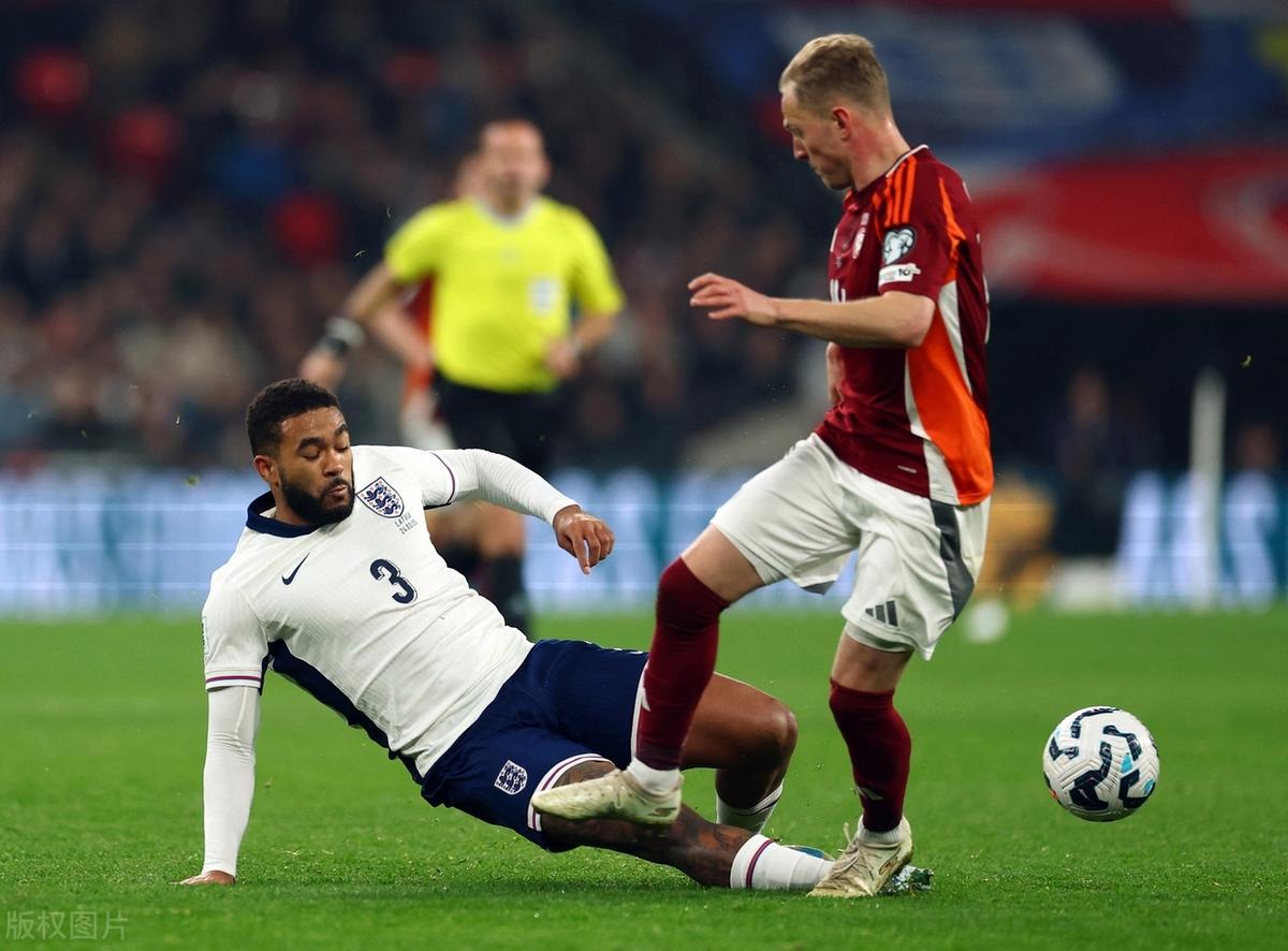 开云体育官方网-关于刷新纪录首场状态出色，切尔西观众沸腾！，詹姆斯重返赛场比赛高潮迭起的信息