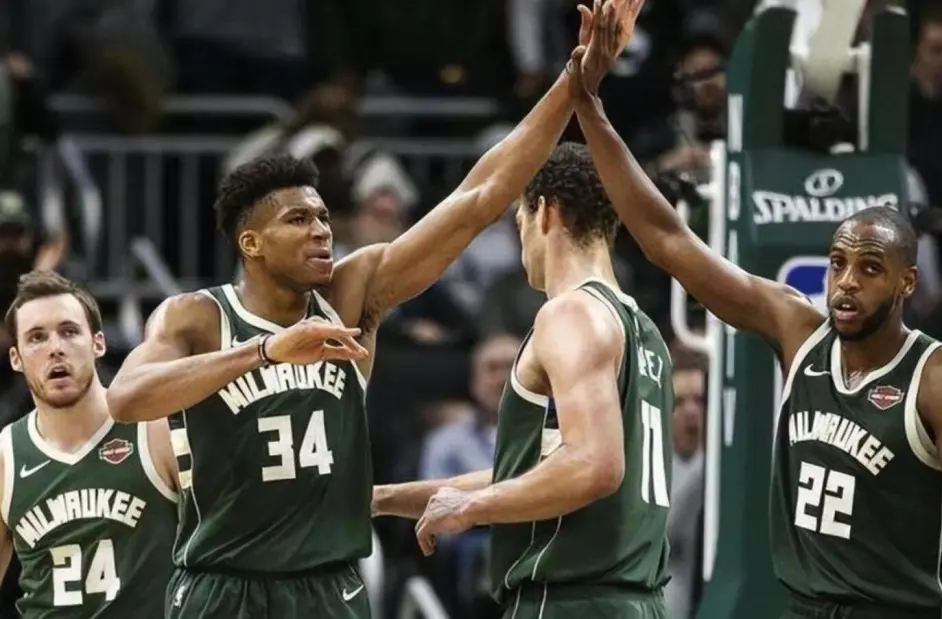 开云体育登录入口-包含内马尔在雄鹿比赛中重返赛场，夺冠引发热议！比赛高潮迭起的词条